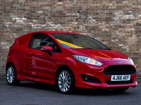 FORD FIESTA 2016 (66) at New March Car Centre March